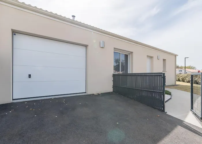 Maison Neuve Avec Terrasse Et Pergola